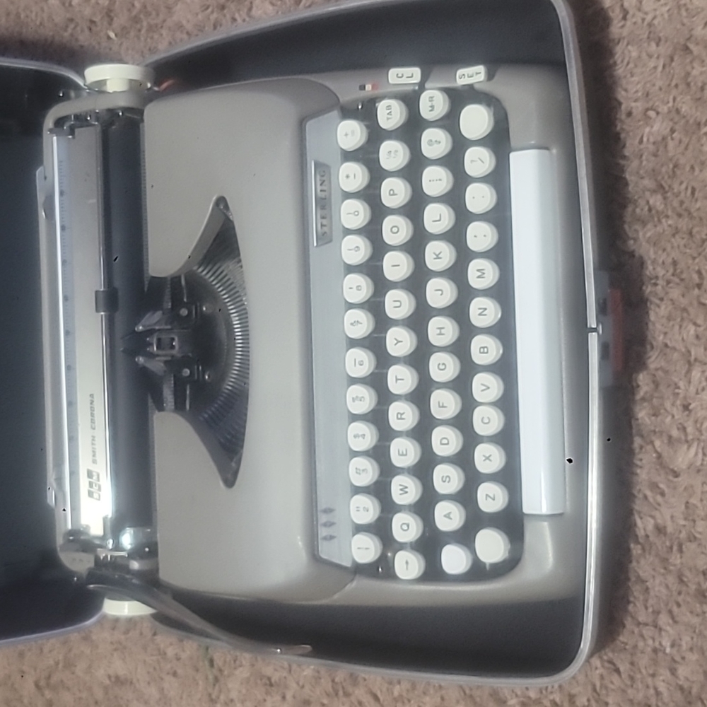 Vintage Smith-Corona Sterling type writer